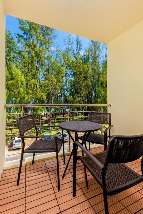 C-View Apartments Flic-en-Flacq エクステリア 写真