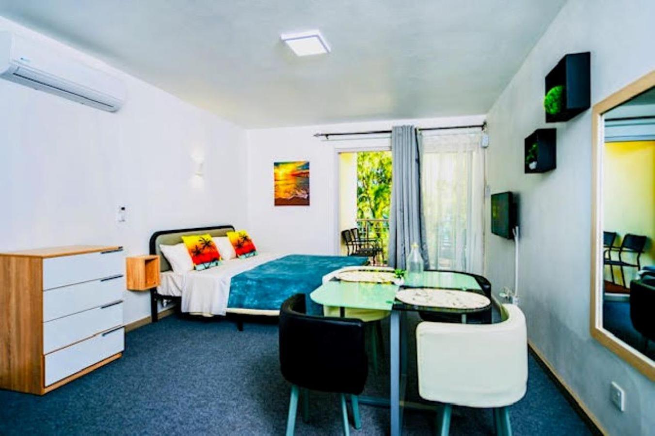 C-View Apartments Flic-en-Flacq エクステリア 写真